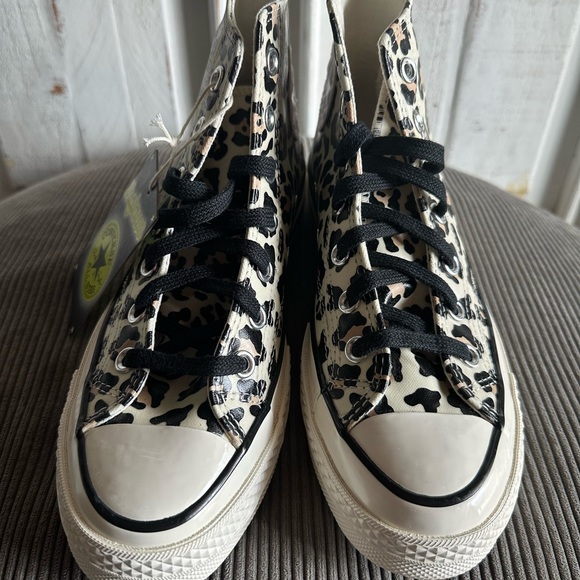 NWT Converse Glow In The Dark Leopard High-Tops - Picture 3 of 7